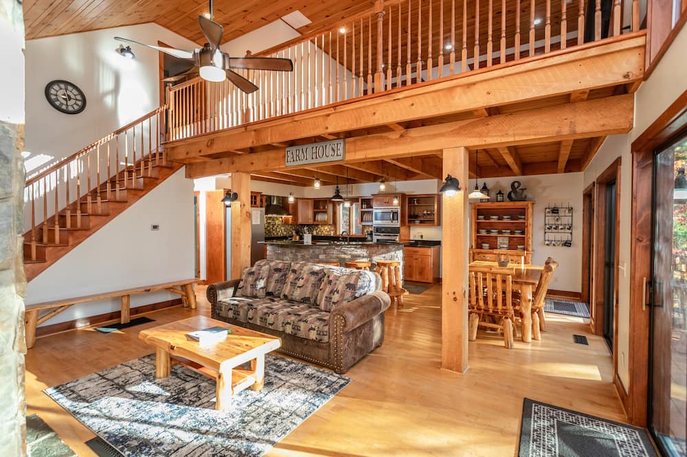 Photo of Livingroom in Rawley Springs