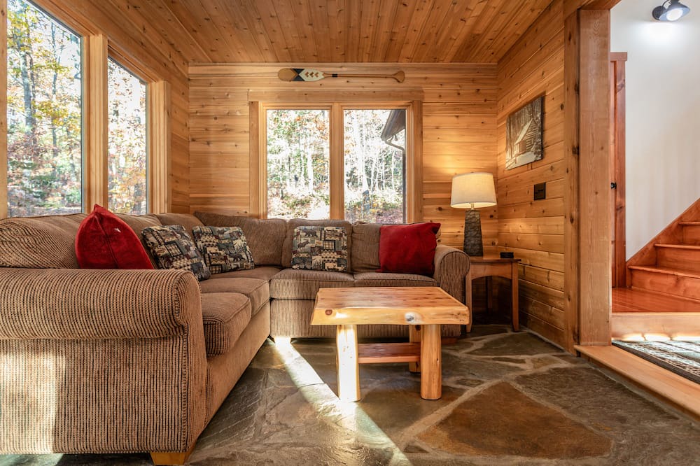 Photo of Livingroom in Rawley Springs