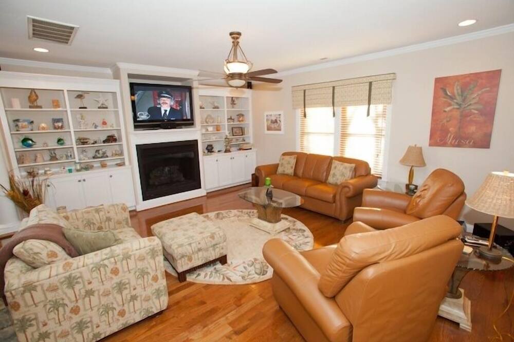 Photo of Livingroom in Croatan Beach