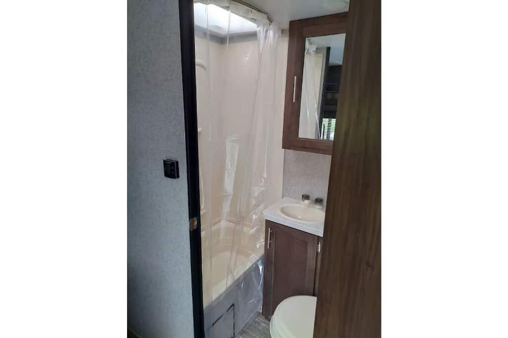 Photo of Bathroom in Peaks