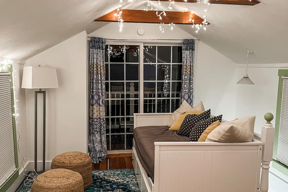 Photo of Livingroom in Singers Glen