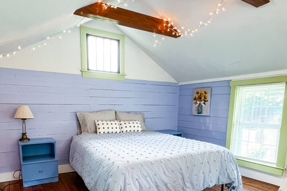 Photo of Bedroom in Singers Glen