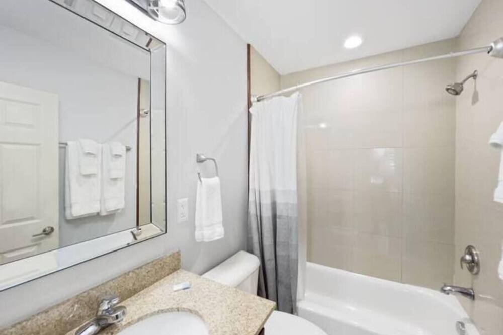 Photo of Bathroom in Roseland