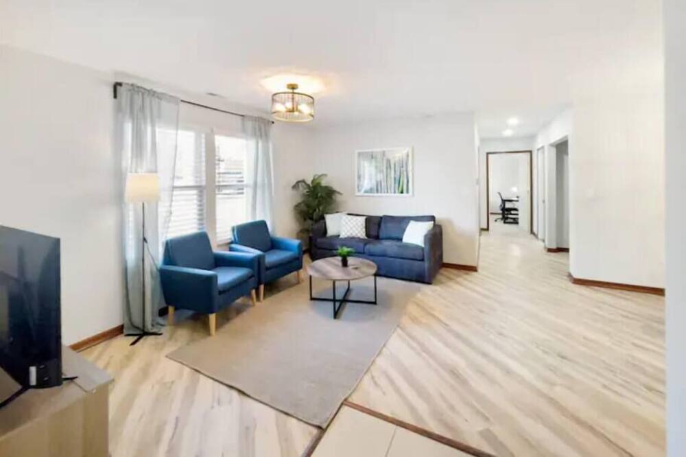Photo of Bedroom in Roseland