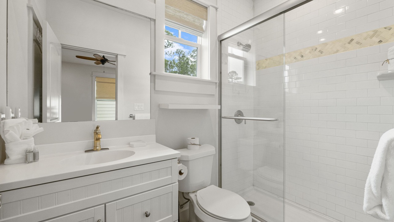 Photo of Bathroom in Treetop