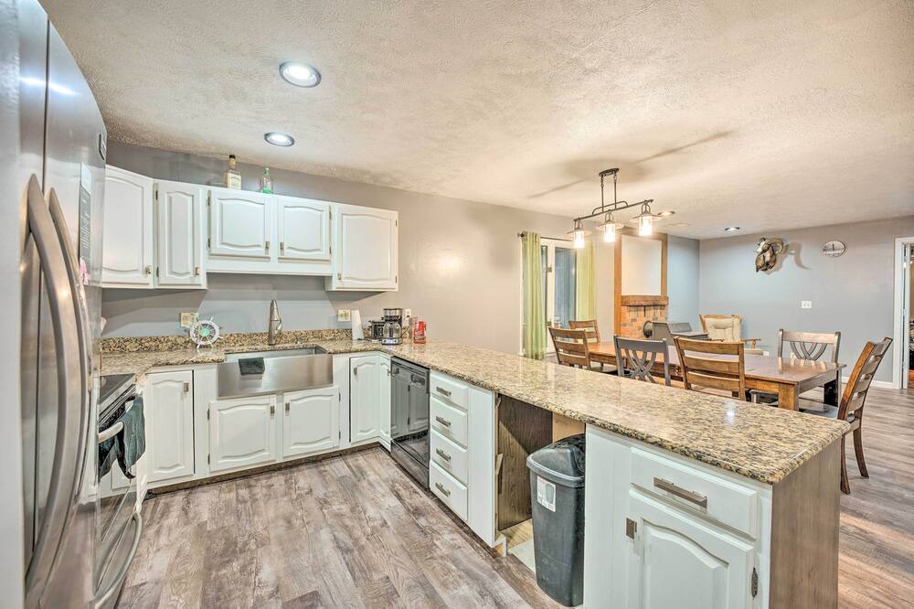 Photo of Kitchen in Enchanted Hills