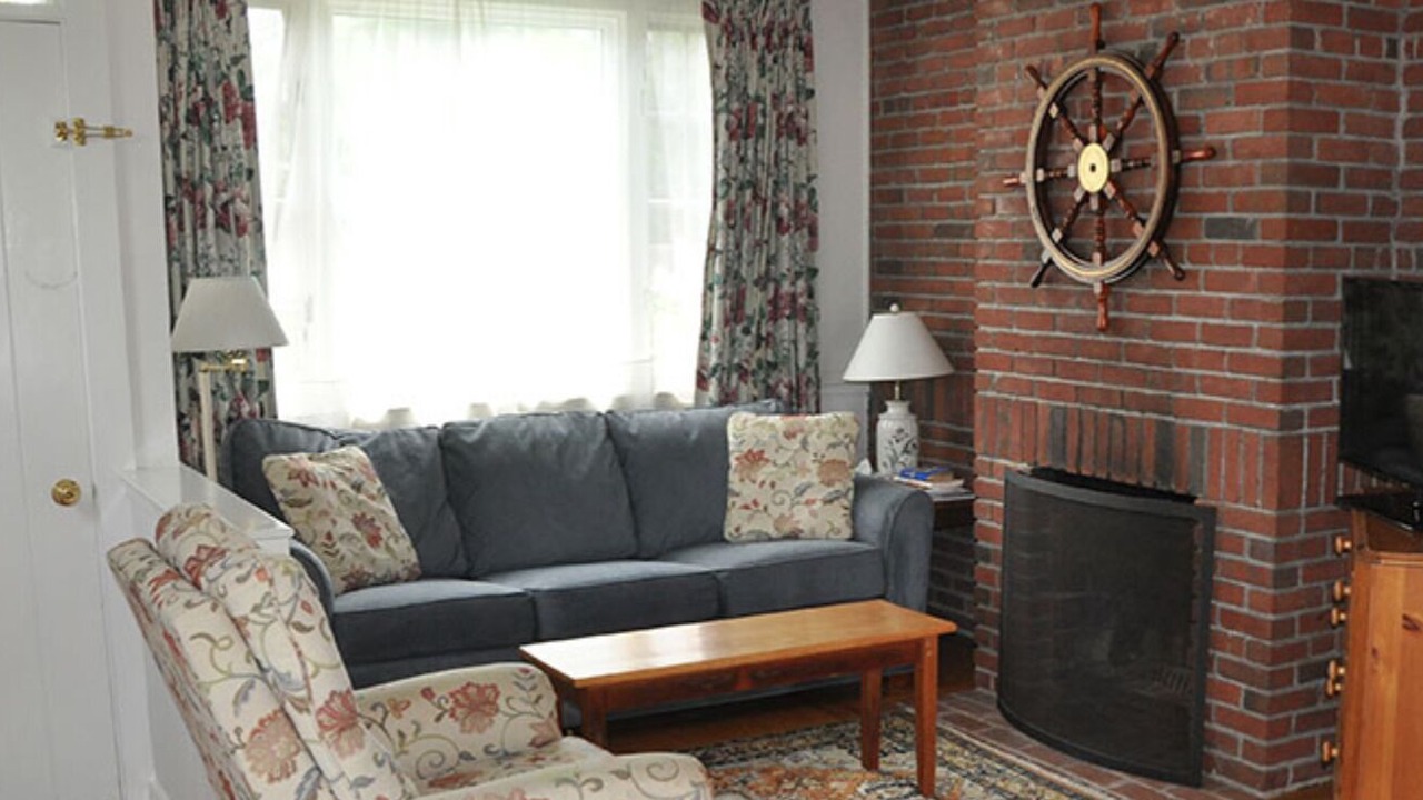 Photo of Livingroom in Brant Point
