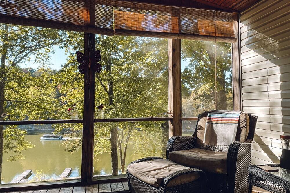 Photo of Patio Balcony in Falls of Rough
