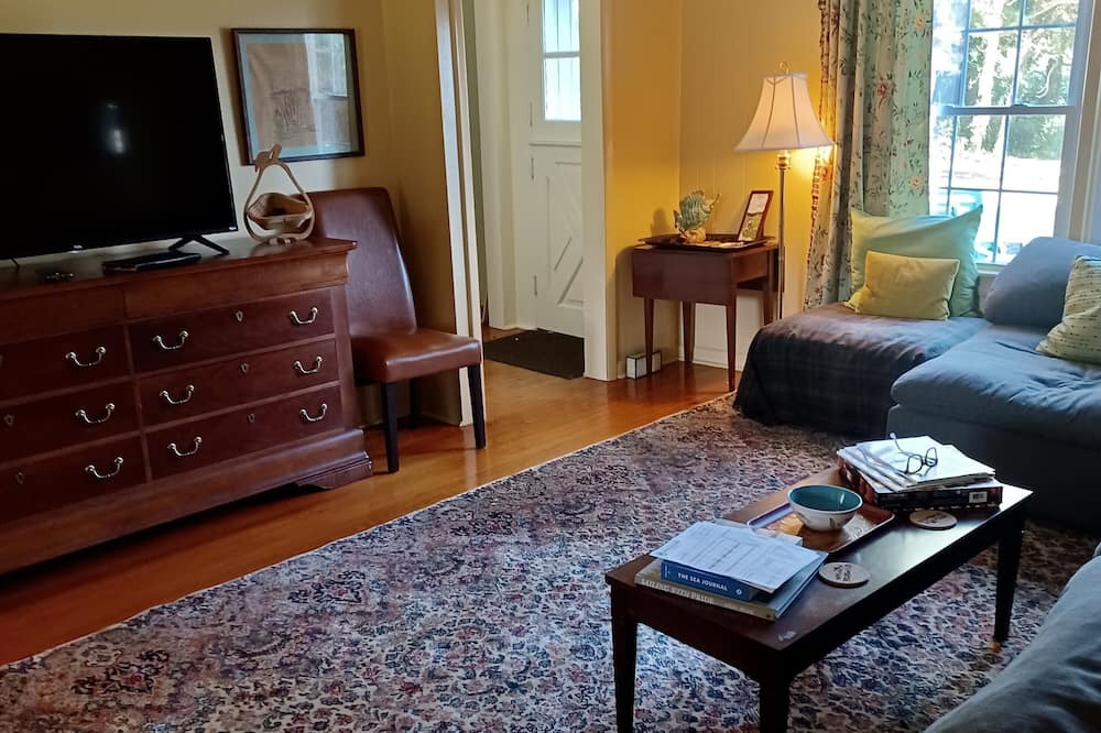 Photo of Livingroom in Quinby