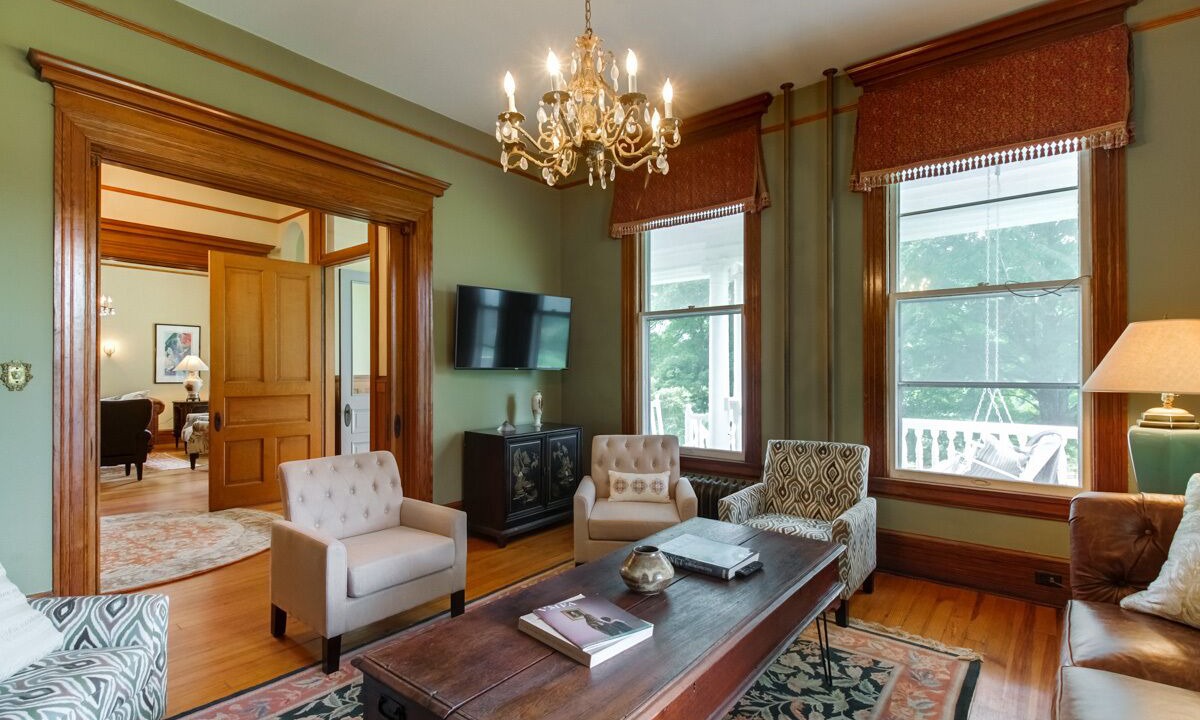 Photo of Livingroom in Hot Springs