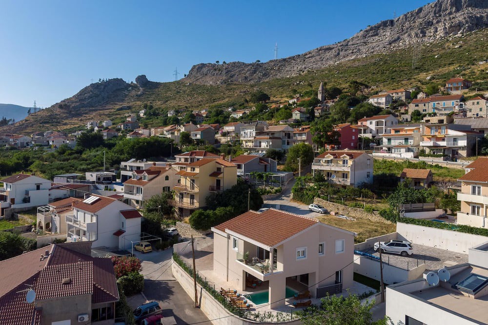 Photo of Outdoor in Mravince