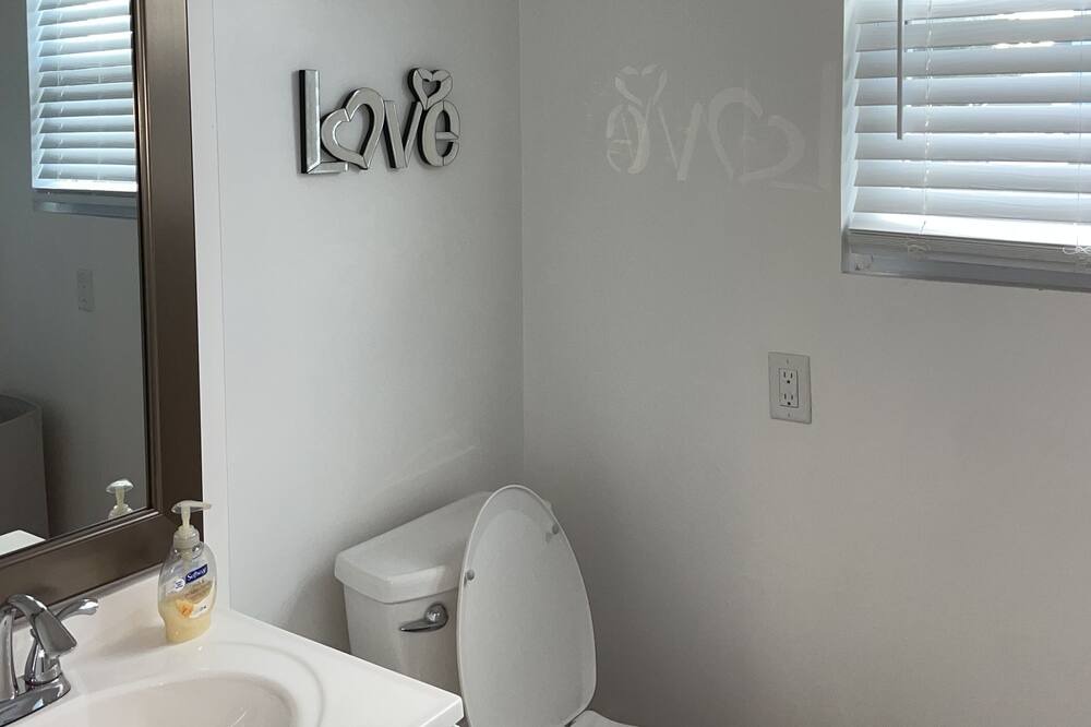 Photo of Bathroom in Hicksville
