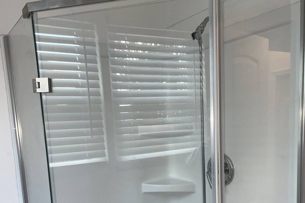 Photo of Bathroom in Hicksville