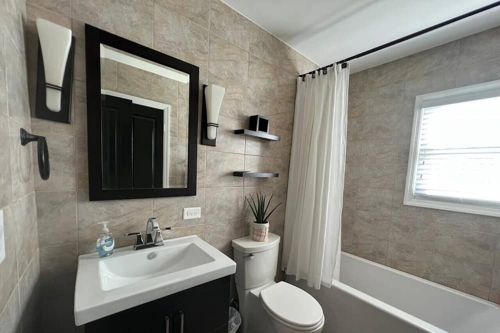 Photo of Bathroom in Hicksville