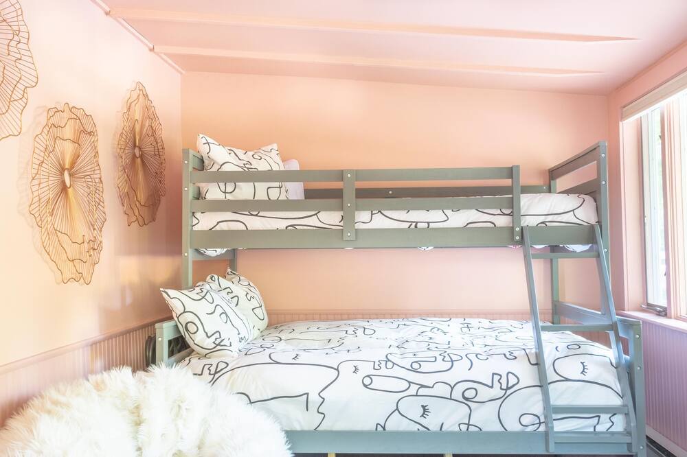 Photo of Bedroom in Saugerties