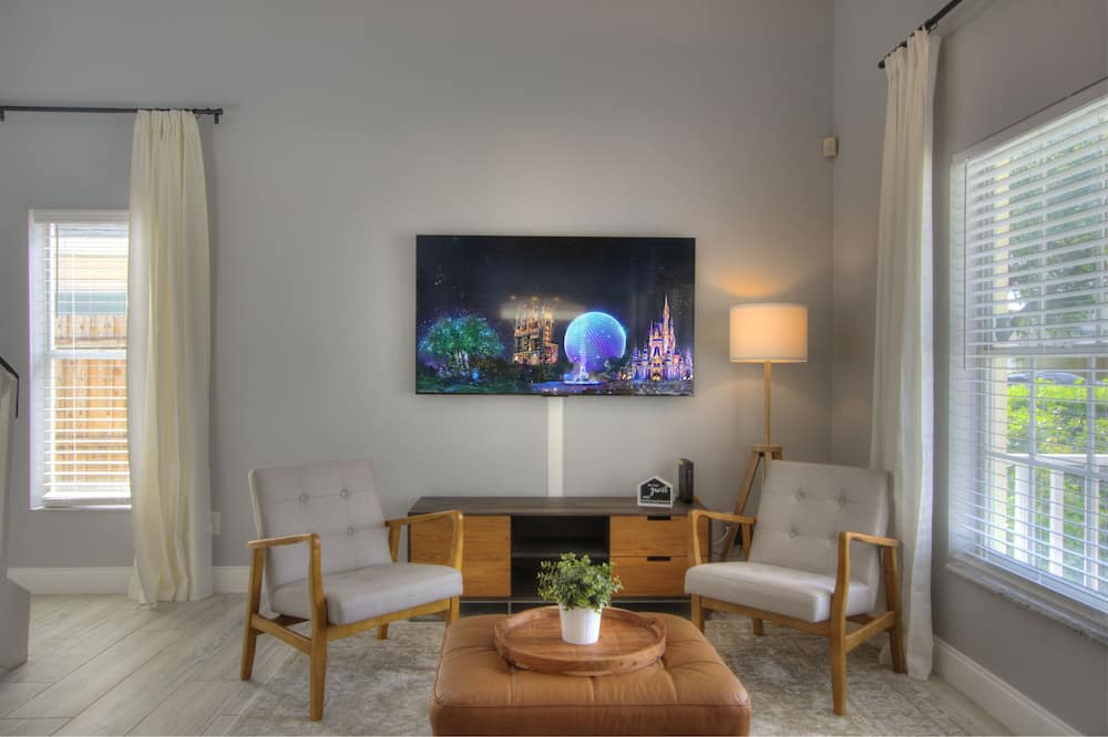 Photo of Livingroom in Bridgewater Crossing