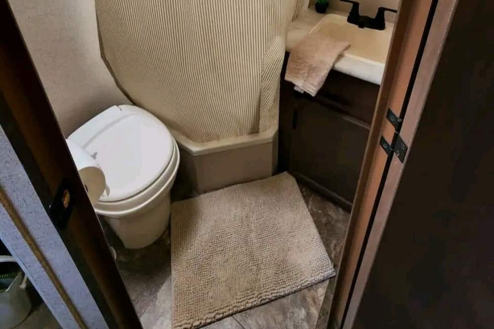 Photo of Bathroom in Bay Lake