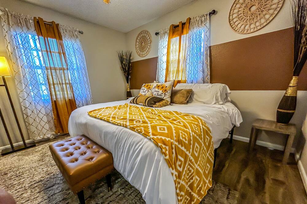 Photo of Bedroom in Edgewood