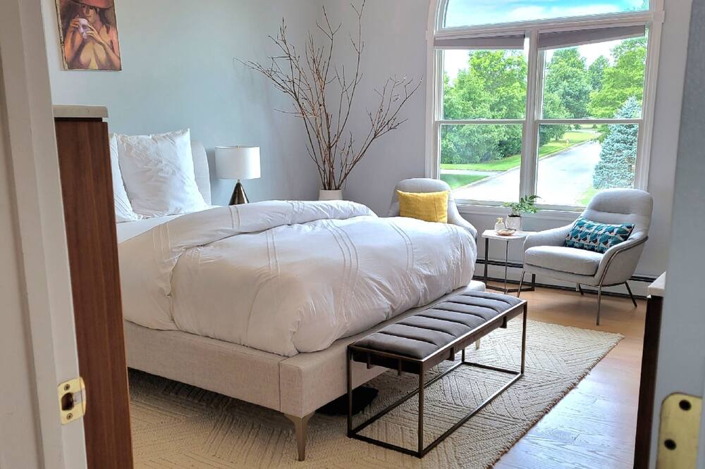 Photo of Bedroom in Calverton