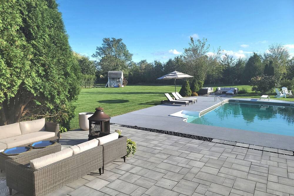 Photo of Outdoor in Calverton