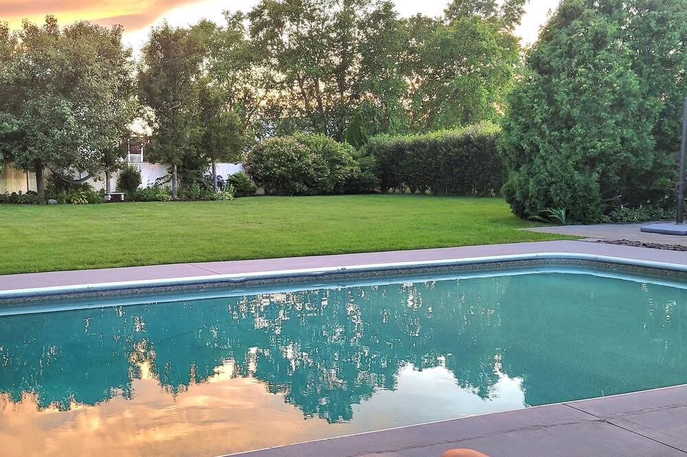 Photo of Outdoor in Calverton