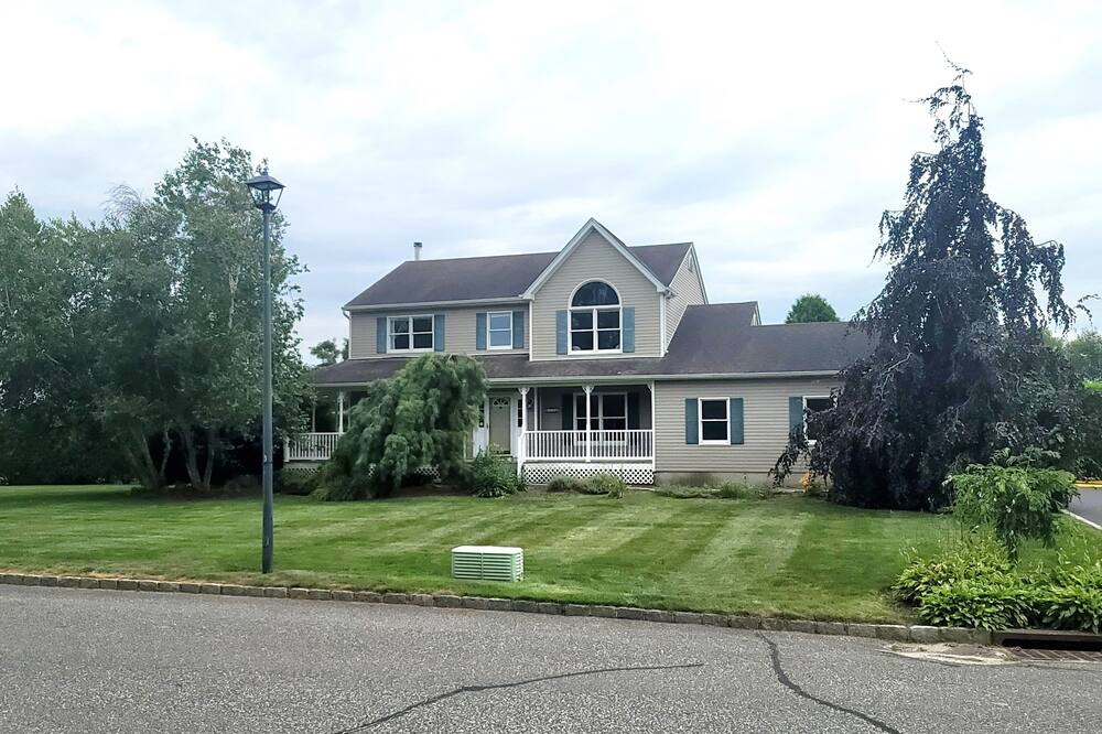 Photo of Outdoor in Calverton