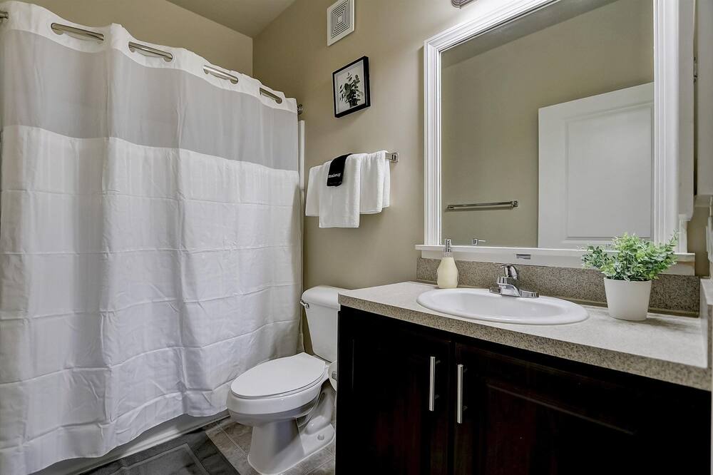 Photo of Bathroom in Roseland