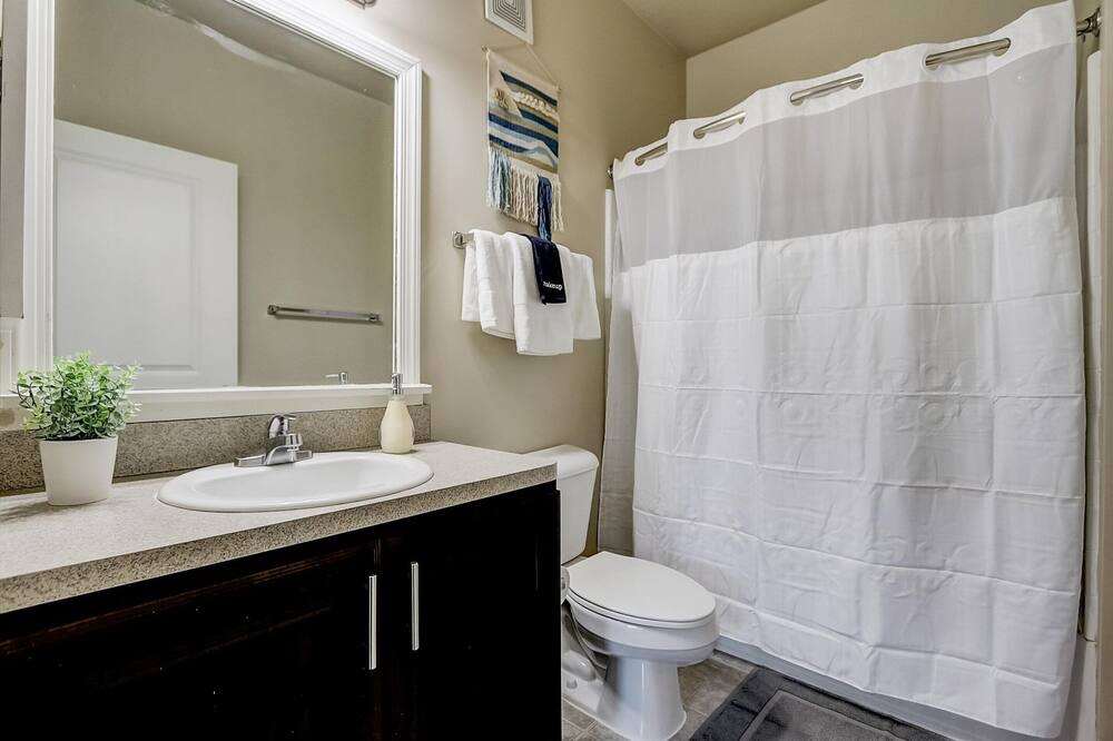 Photo of Bathroom in Roseland
