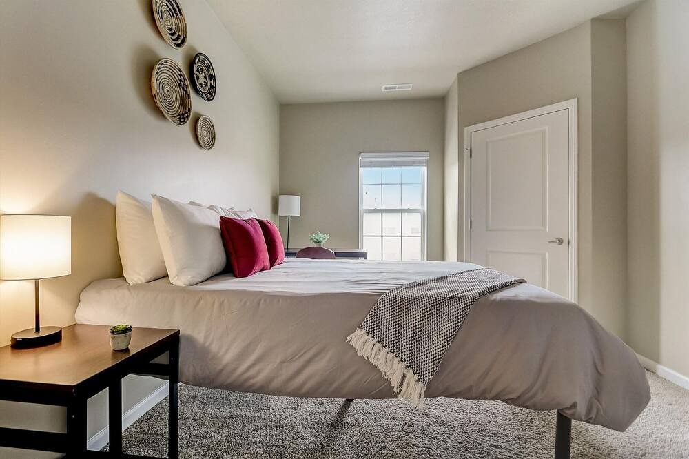 Photo of Bedroom in Roseland