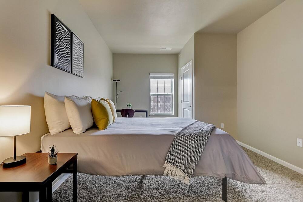 Photo of Bedroom in Roseland