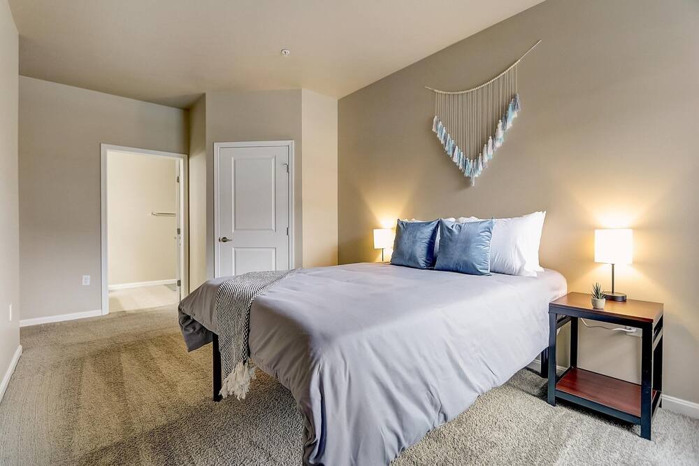 Photo of Bedroom in Roseland