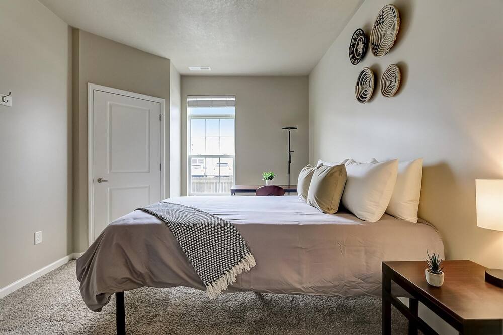 Photo of Bedroom in Roseland