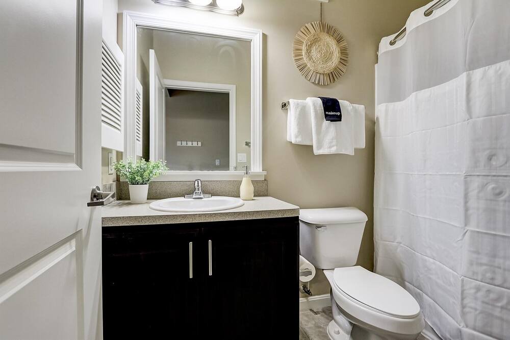 Photo of Bathroom in Roseland