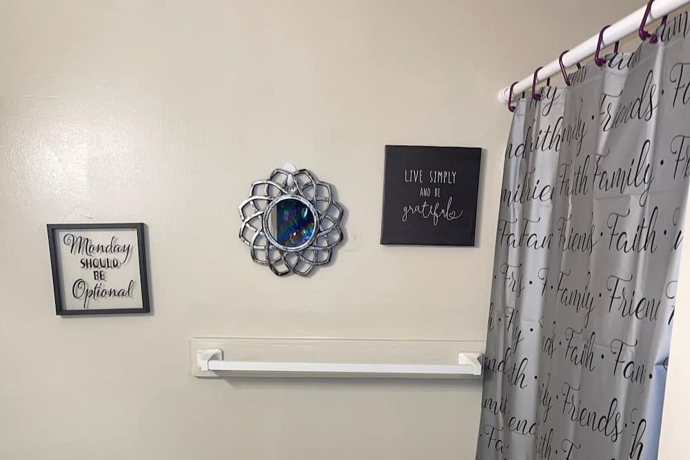 Photo of Bathroom in Mosby