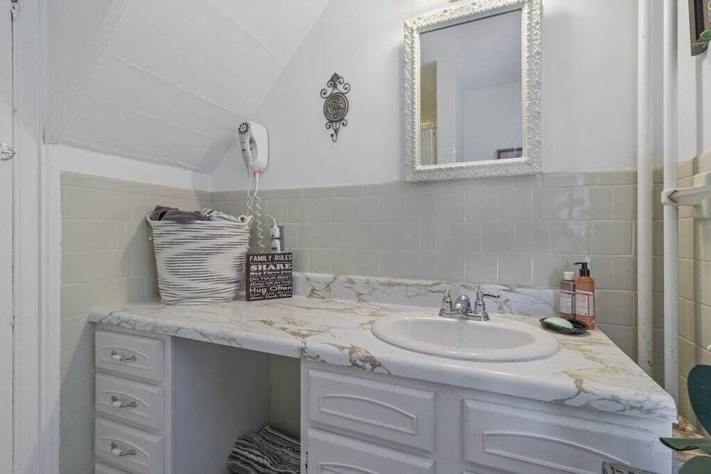 Photo of Bathroom in Cornwall