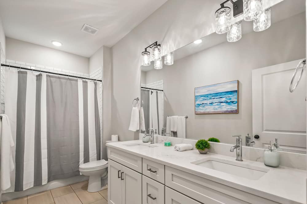 Photo of Bathroom in Crawfordville