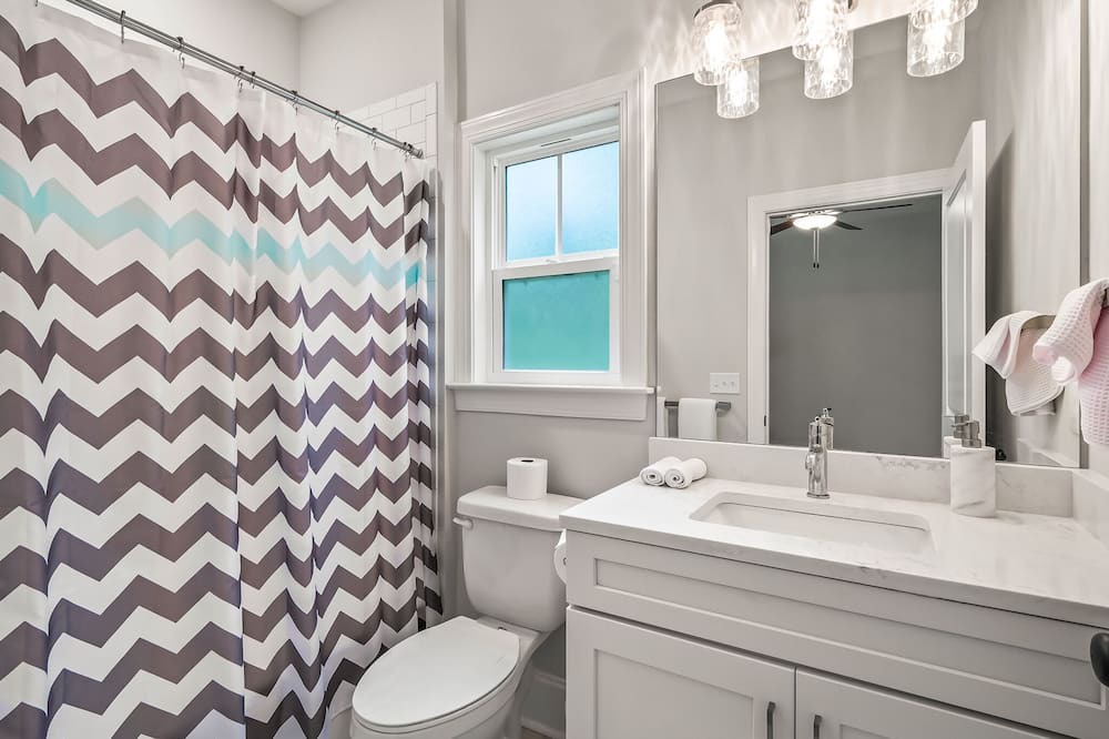 Photo of Bathroom in Crawfordville