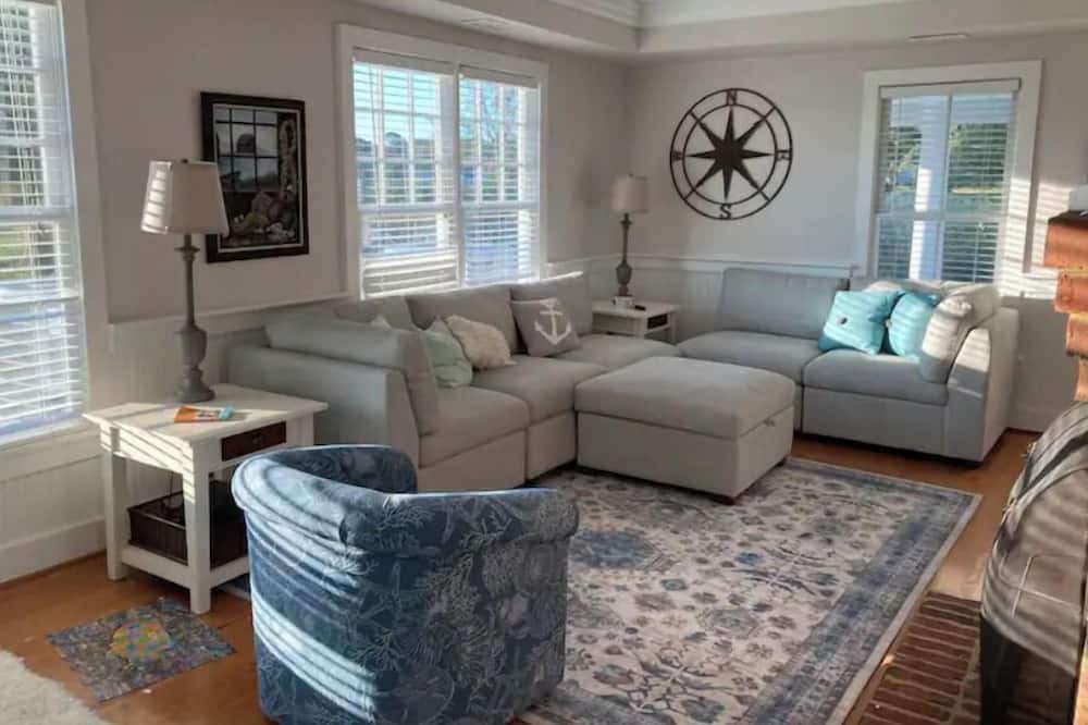 Photo of Livingroom in Gwynn