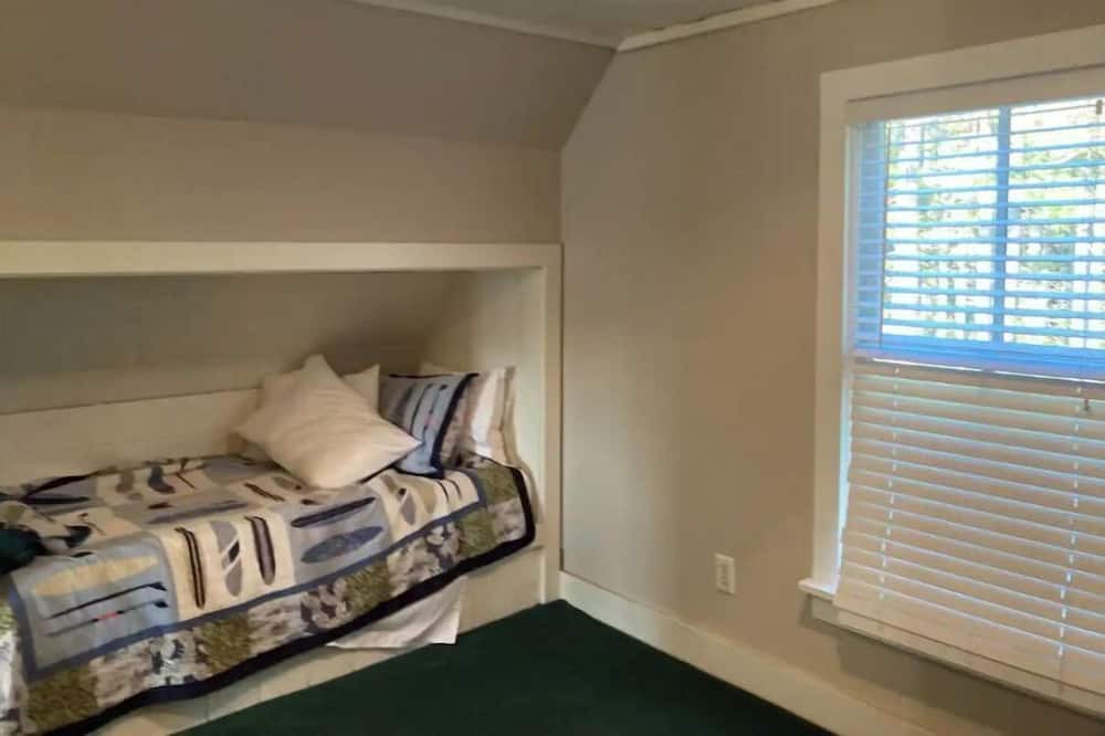 Photo of Bedroom in Gwynn