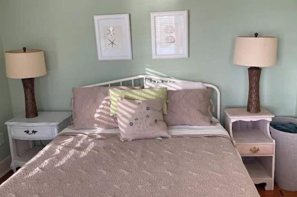 Photo of Bedroom in Gwynn
