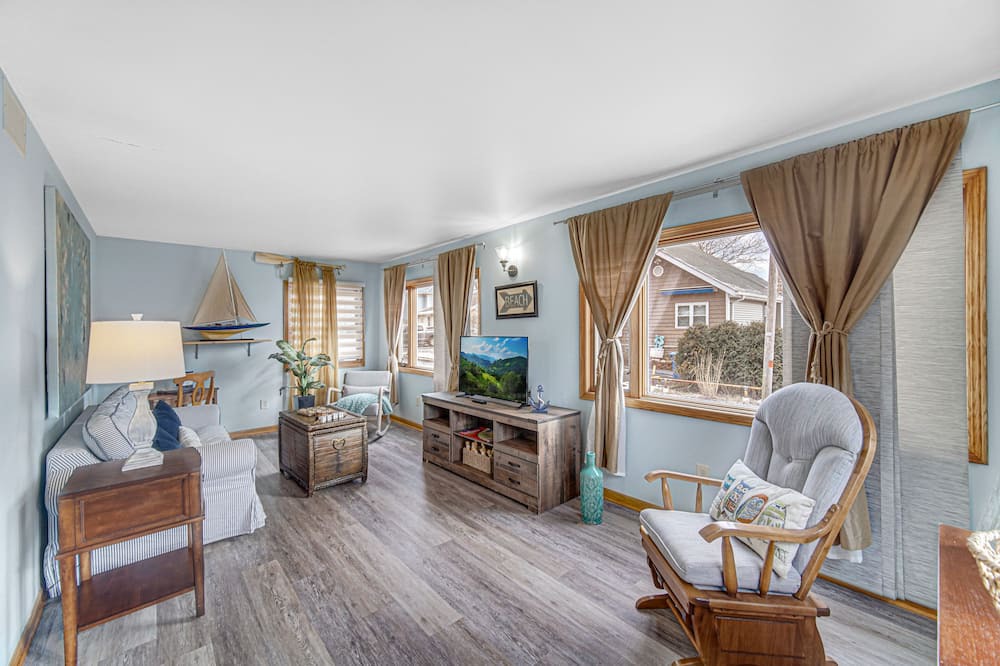 Photo of Livingroom in Cedar Lake