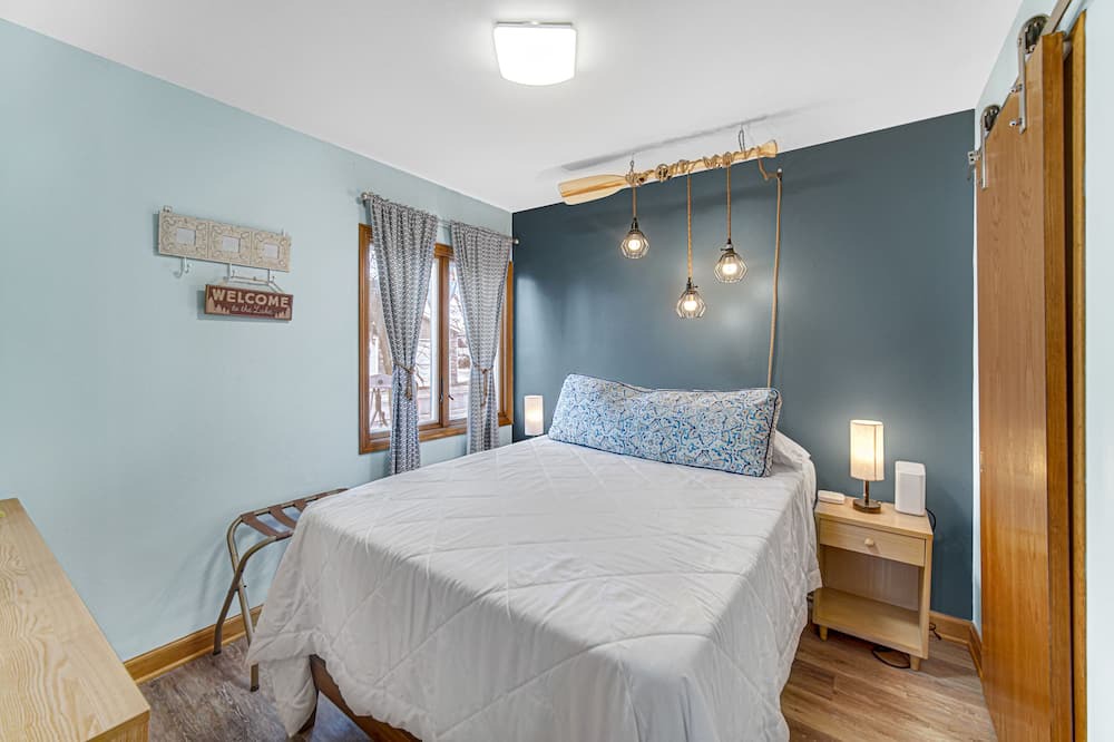 Photo of Bedroom in Cedar Lake