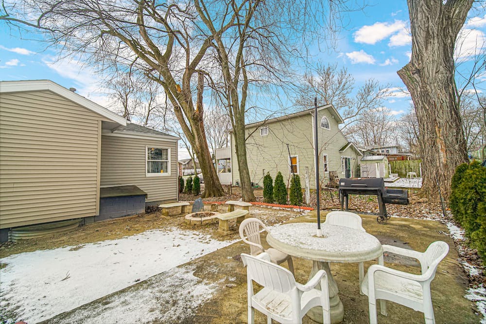Photo of Outdoor in Cedar Lake