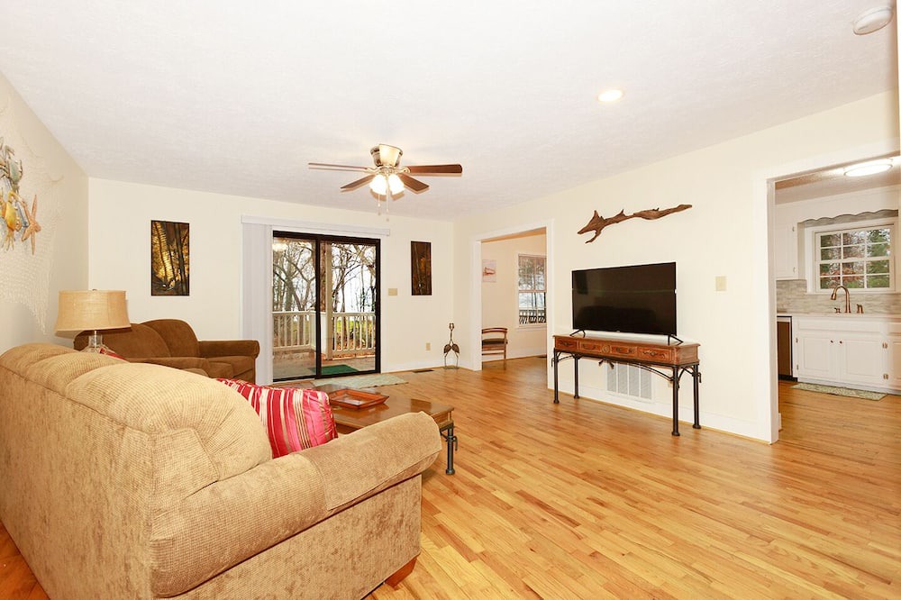 Photo of Livingroom in Claremont