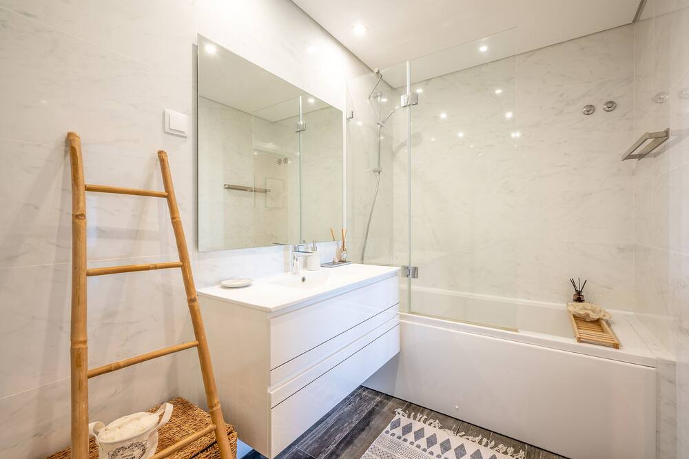Photo of Bathroom in Corroios