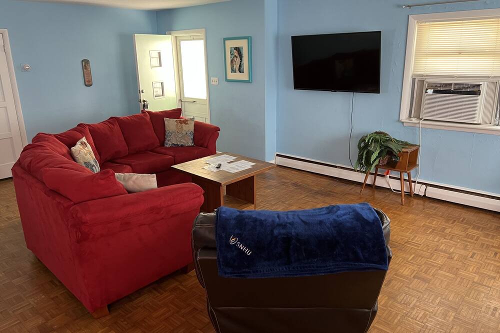 Photo of Livingroom in Bayview