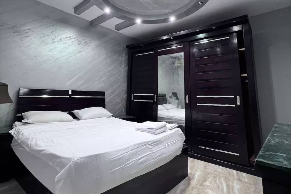 Photo of Bedroom in Pyramids Gardens
