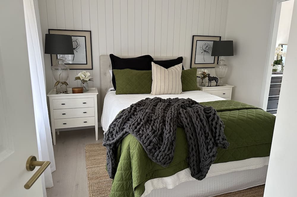 Photo of Bedroom in Glenbrook