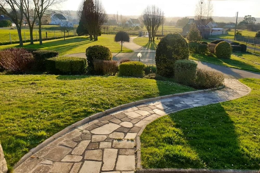Photo of Outdoor in Hillion