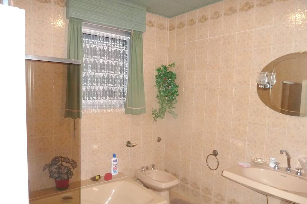 Photo of Bathroom in Hillion